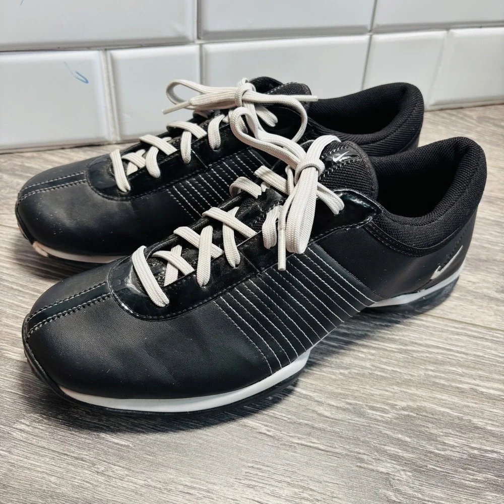 Nike Women's Black Delight II Golf Shoes Spiked Leather White Stitching Size 9.5